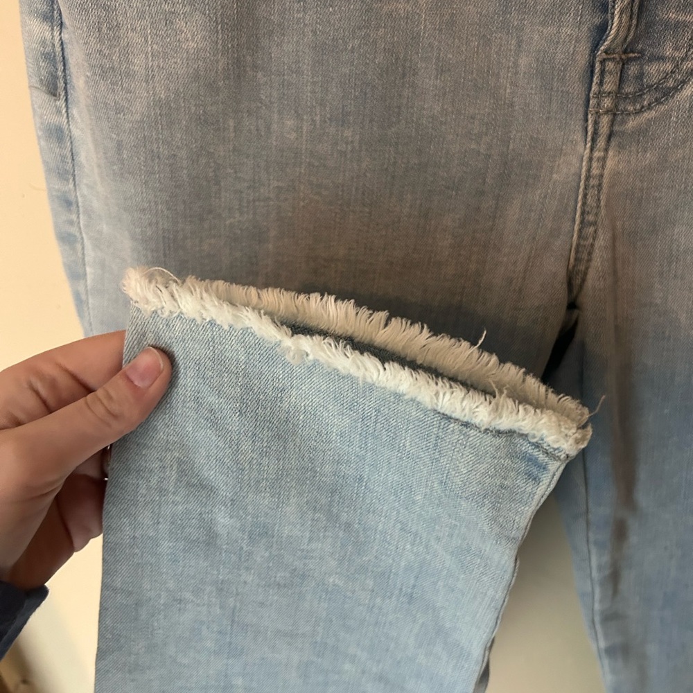 NWT 7 For All Mankind Jen7 Light Wash Cropped Skinny Frayed Jeans Size 6 - Picture 6 of 15